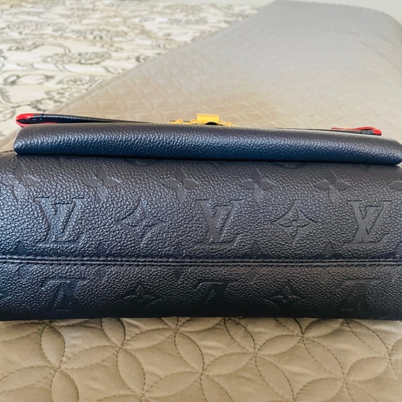 Louis Vuitton bag - Picture 6 of 9